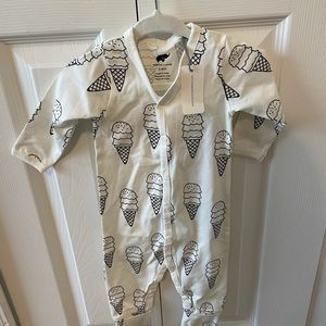 Monica & Andy on the go one piece romper ice cream print size 3-6 month